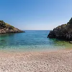 Apartment Mikro Nisi &