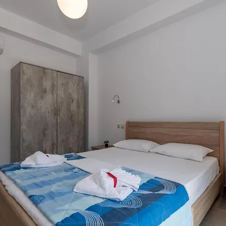 Apartmán Mikro Nisi & *