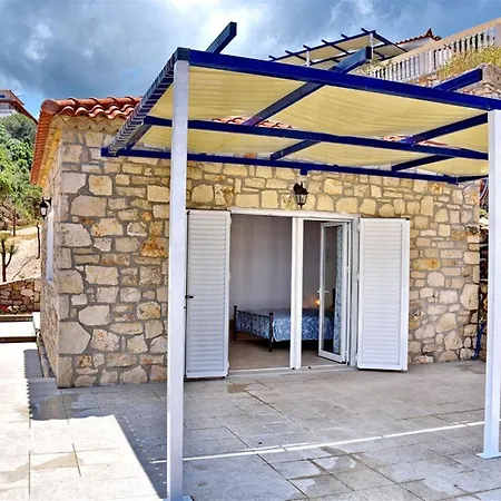 Mikro Nisi & Apartmán *