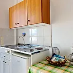Mikro Nisi & Daire