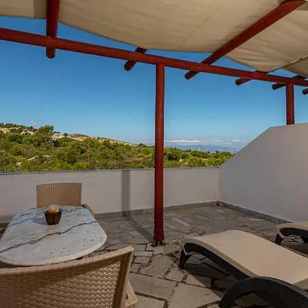 Apartment Mikro Nisi &