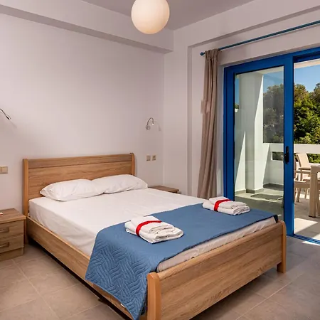 Mikro Nisi & Apartment *