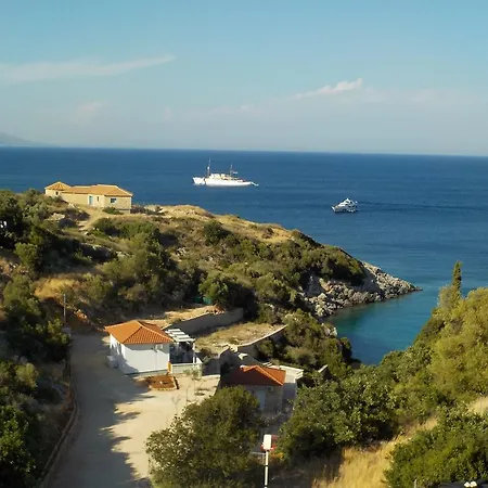 Mikro Nisi & Apartment *