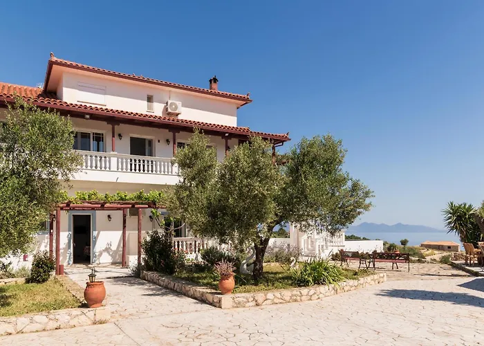 Mikro Nisi & Apartamento *