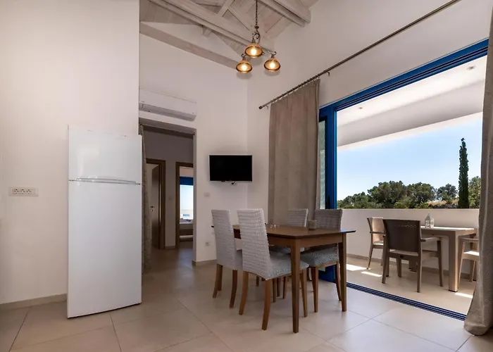 Mikro Nisi & * Agios Nikolaos (Zakynthos)