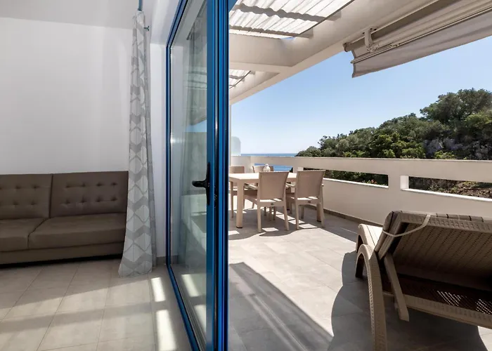 Mikro Nisi & Apartamento