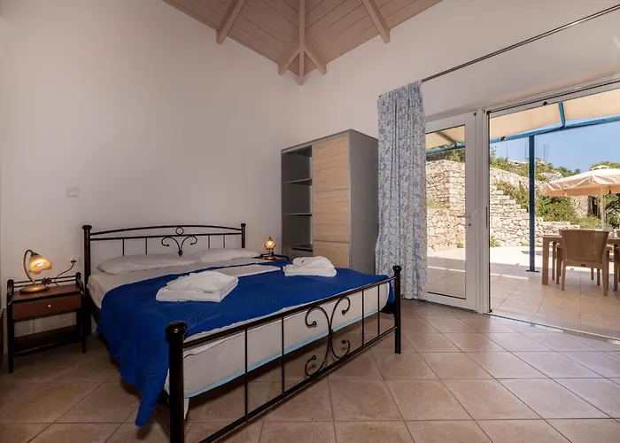 Mikro Nisi & Apartamento