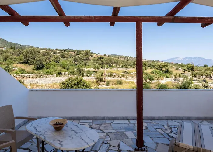 Mikro Nisi & Apartamento *