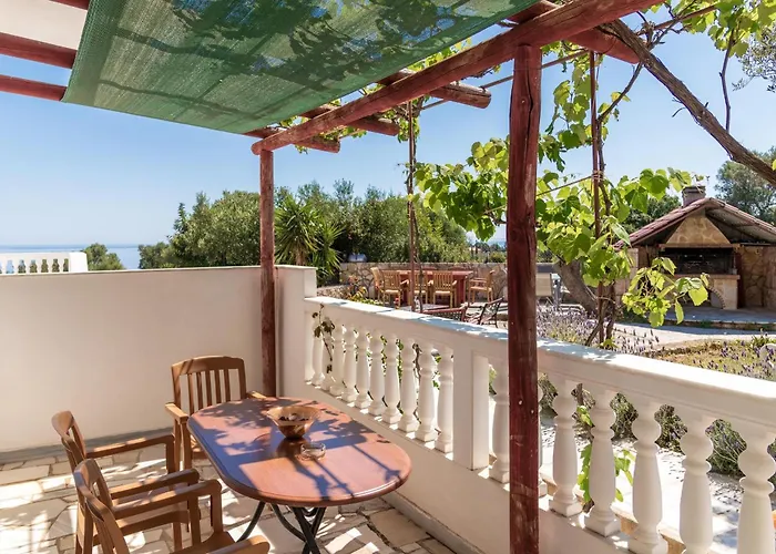 Apartamento Mikro Nisi & *