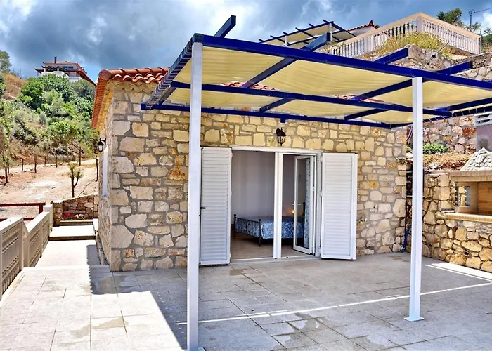 Mikro Nisi & Apartamento *