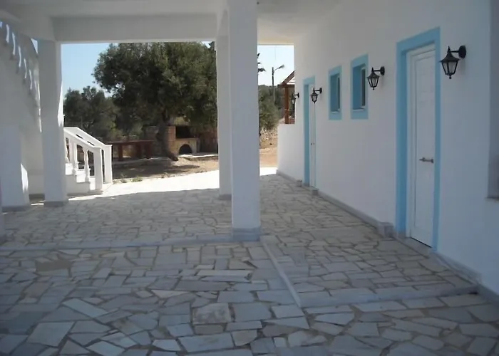 Mikro Nisi & Apartamento *