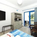 Mikro Nisi &