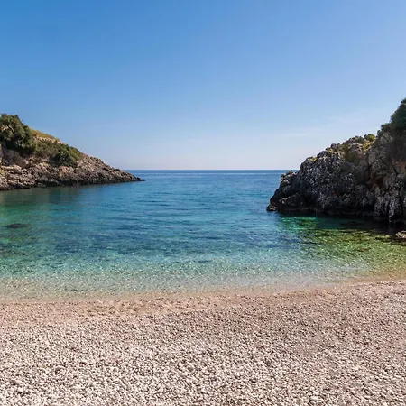 Apartment Mikro Nisi &