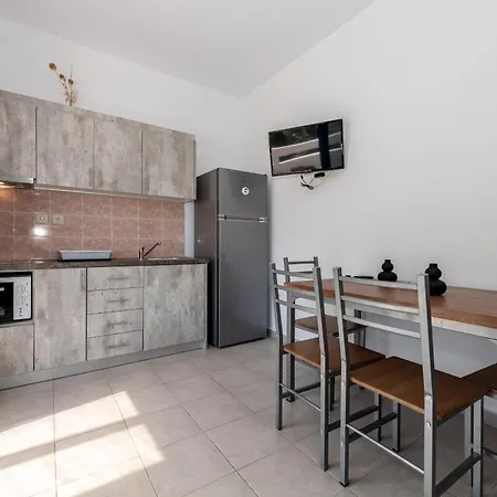 Mikro Nisi & * Agios Nikolaos (Zakynthos)