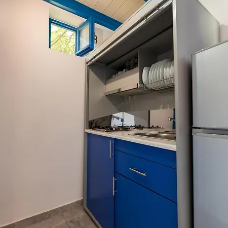 Mikro Nisi & * Agios Nikolaos (Zakynthos)