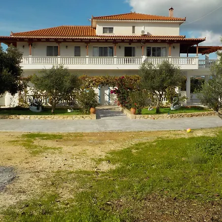 Mikro Nisi & Apartamento