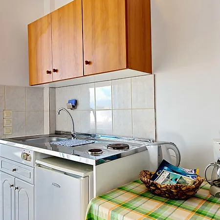 Mikro Nisi & Apartamento